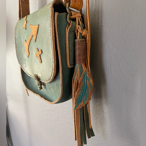 Handcrafted Leather Crossbody Bag Purse - Picture 4 of 7